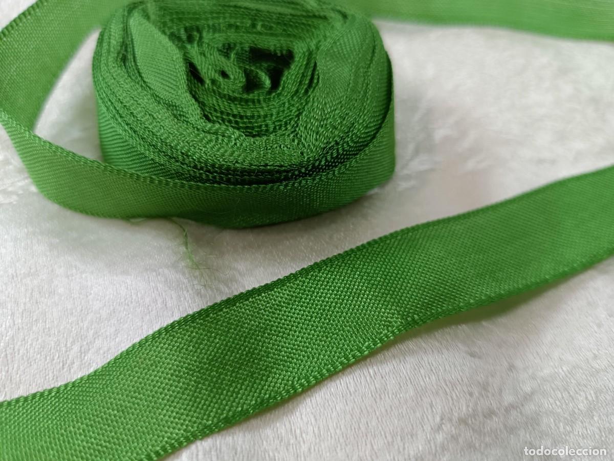 Antig&uuml;edades: ANTIGUO ROLLO DE CINTA VERDE, CASI 7M - Foto 2