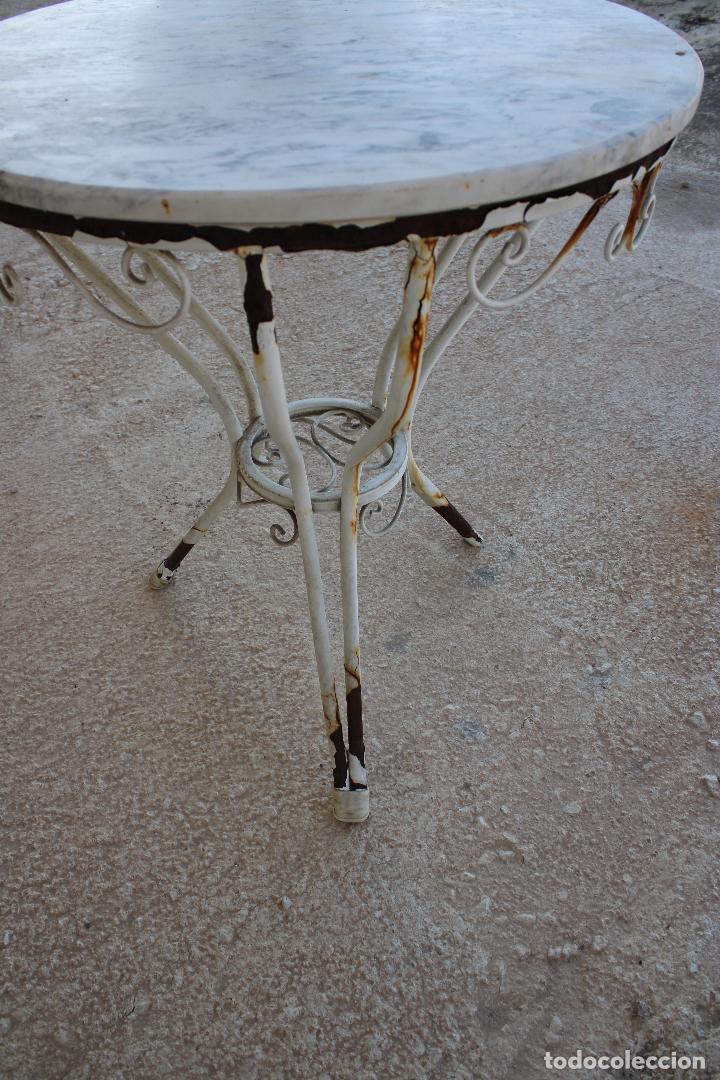 Antig&uuml;edades: mesa de jardin en hierro y marmol - Foto 2