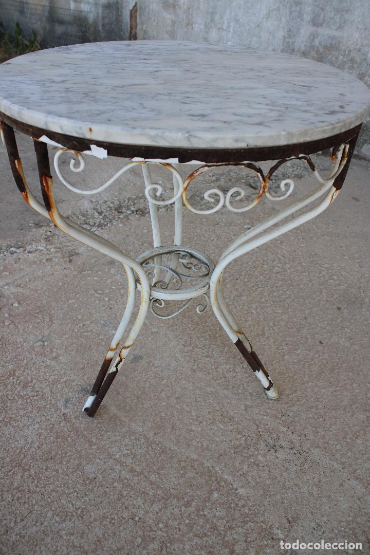 Antig&uuml;edades: mesa de jardin en hierro y marmol - Foto 4