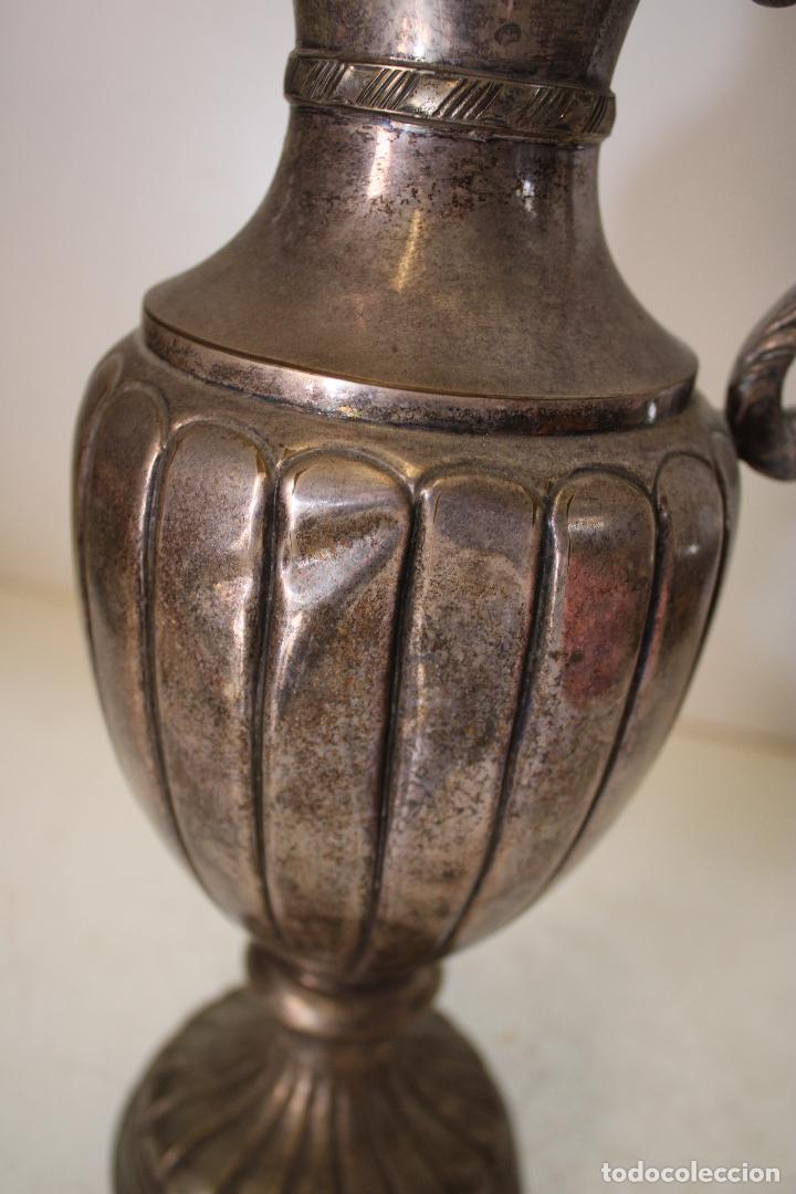 Antig&uuml;edades: antigua jarra plateada - Foto 2