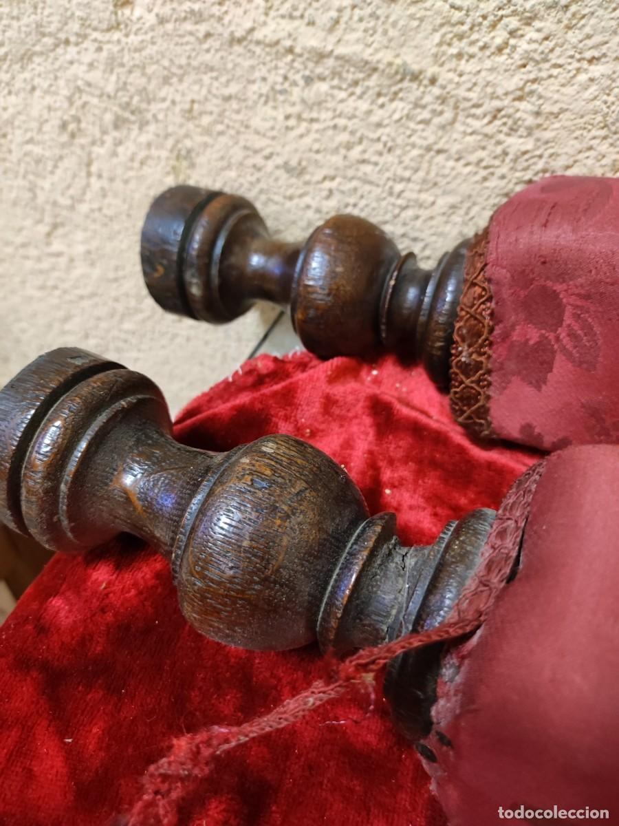 Antig&uuml;edades: Pareja brazos de sofa - Foto 3