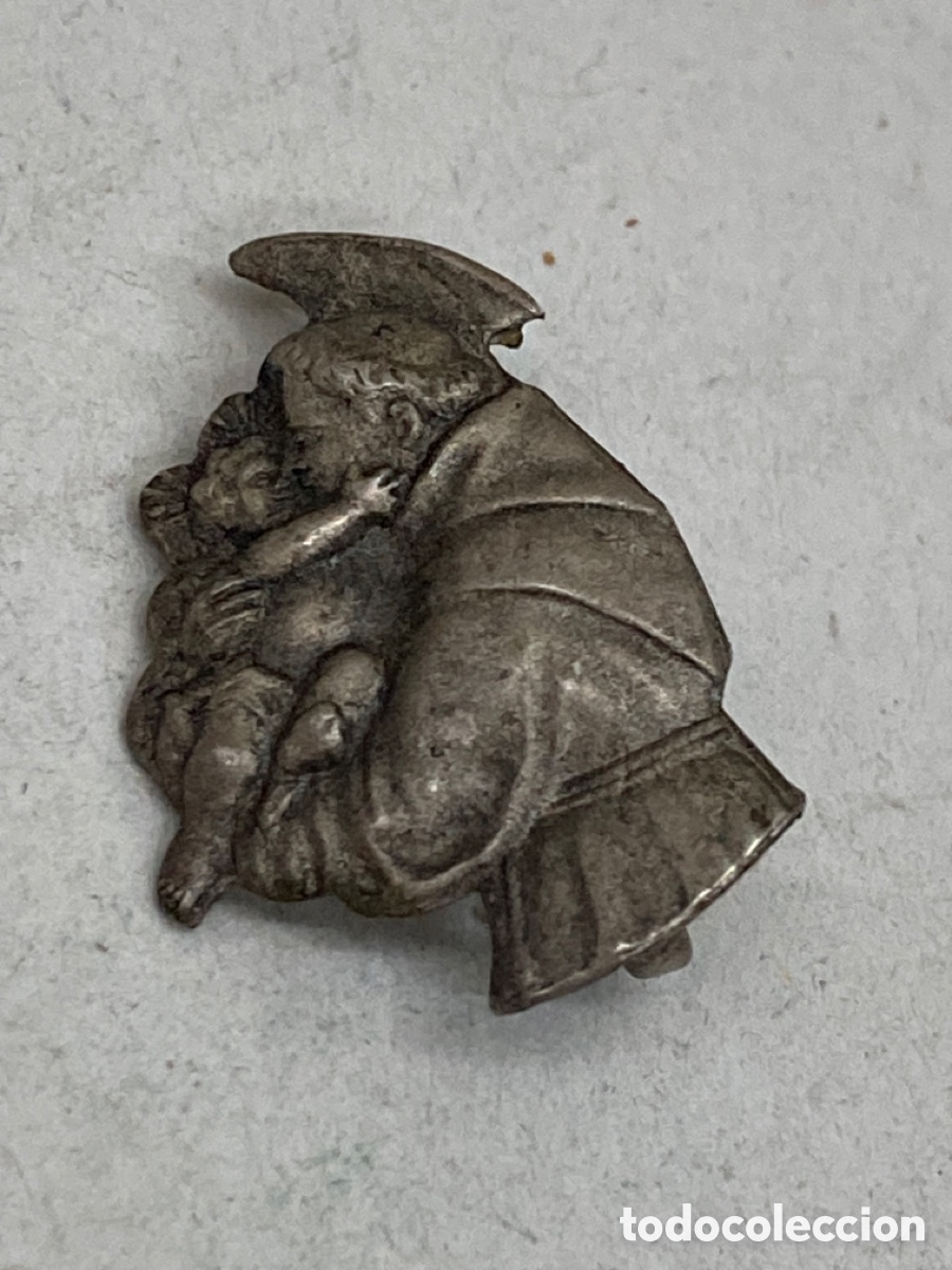 Antig&uuml;edades: Broche met&aacute;lico religioso/B01 - Foto 1