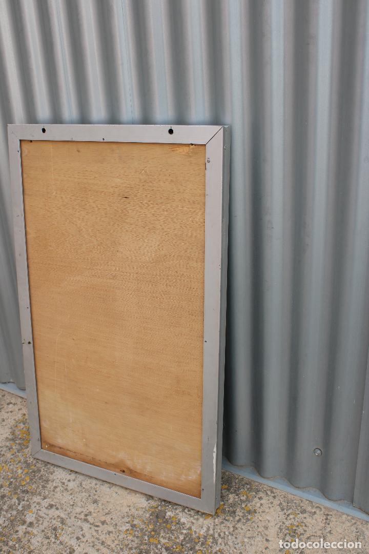 Antig&uuml;edades: vitrina tabl&oacute;n de anuncios - Foto 5
