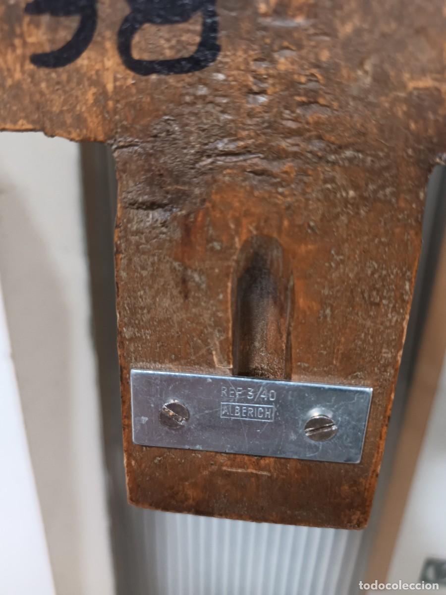 Antig&uuml;edades: Crucifijo de madera - Foto 2