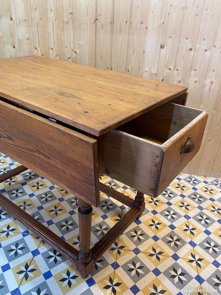 Antig&uuml;edades: ANTIGUA MESA CON ALAS - Foto 1