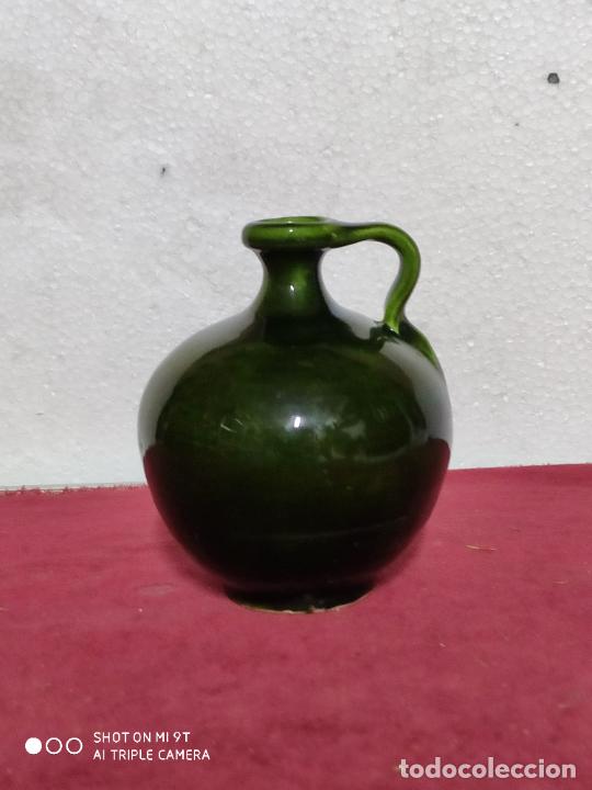 Antig&uuml;edades: peque&ntilde;a perula esmaltada verde 15 cm - Foto 1