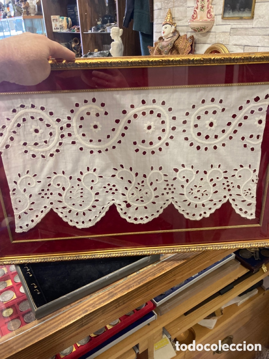 Antig&uuml;edades: Bonito encaje antiguo enmarcado - Foto 1