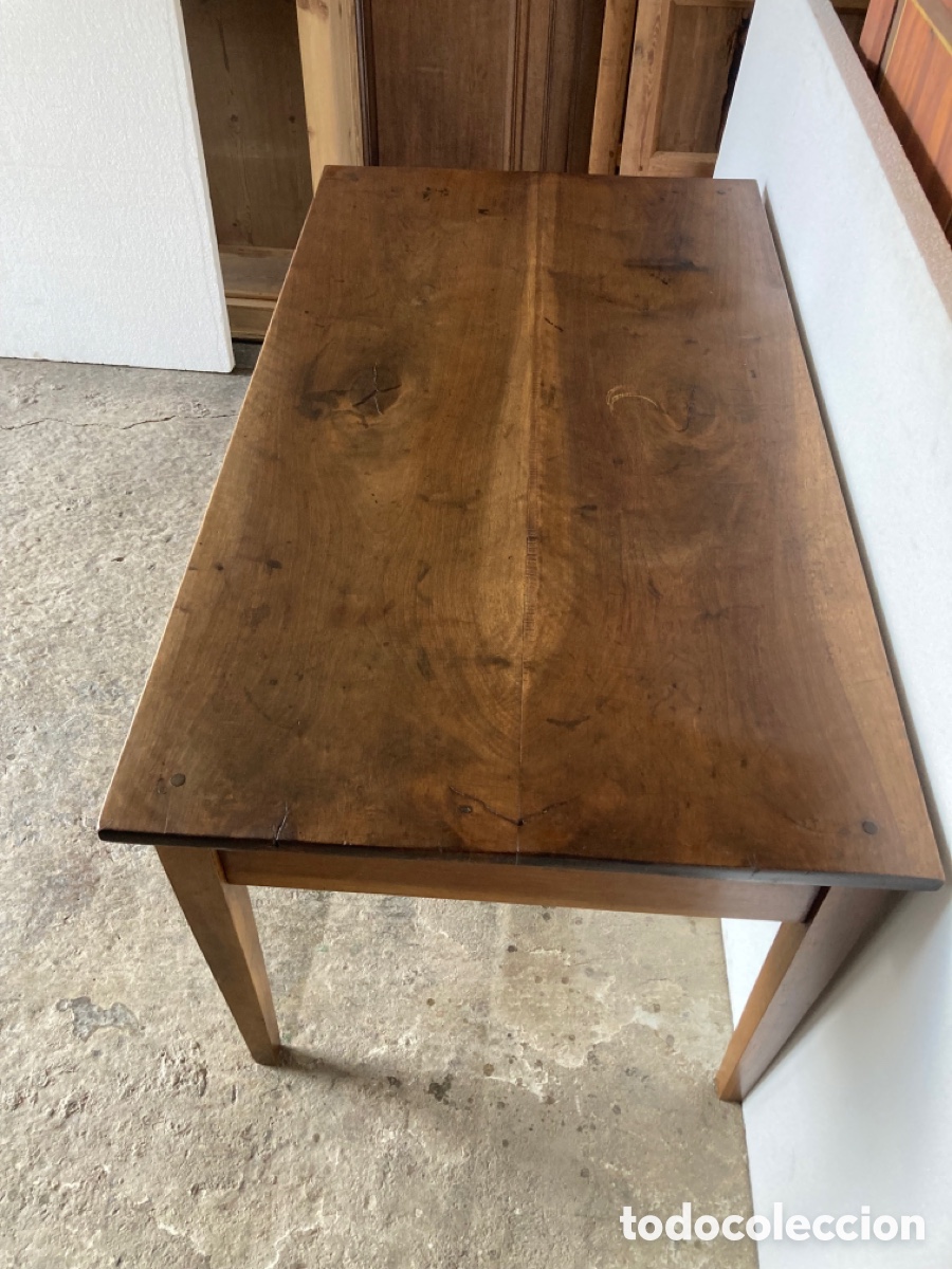 Antig&uuml;edades: Mesa nogal restaurada con patas rectas - Foto 2