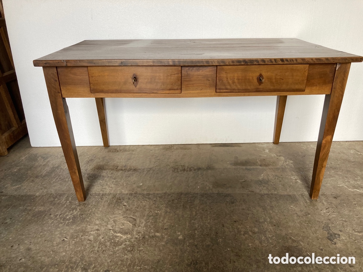 Antig&uuml;edades: Mesa nogal restaurada con patas rectas - Foto 4