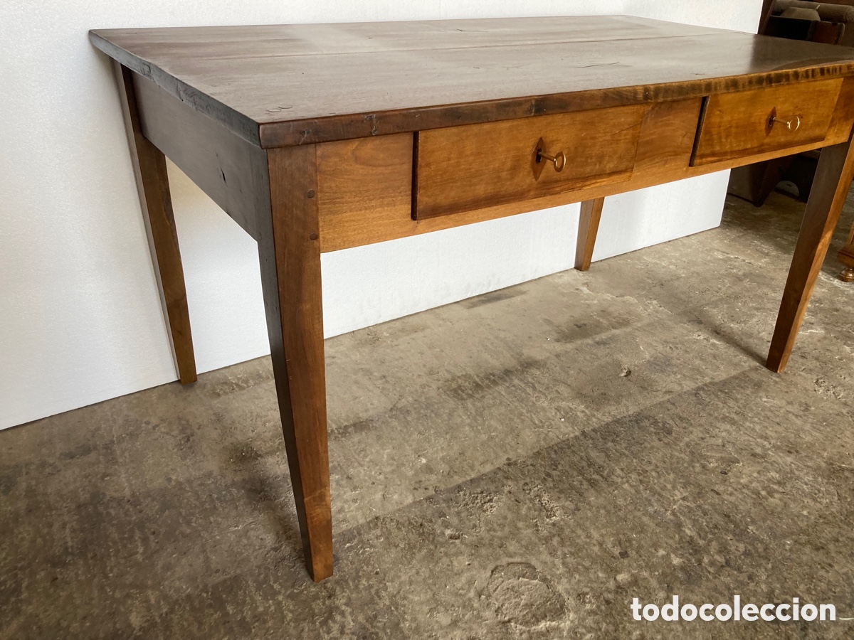 Antig&uuml;edades: Mesa nogal restaurada con patas rectas - Foto 7