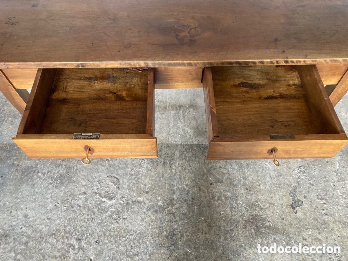 Antig&uuml;edades: Mesa nogal restaurada con patas rectas - Foto 8