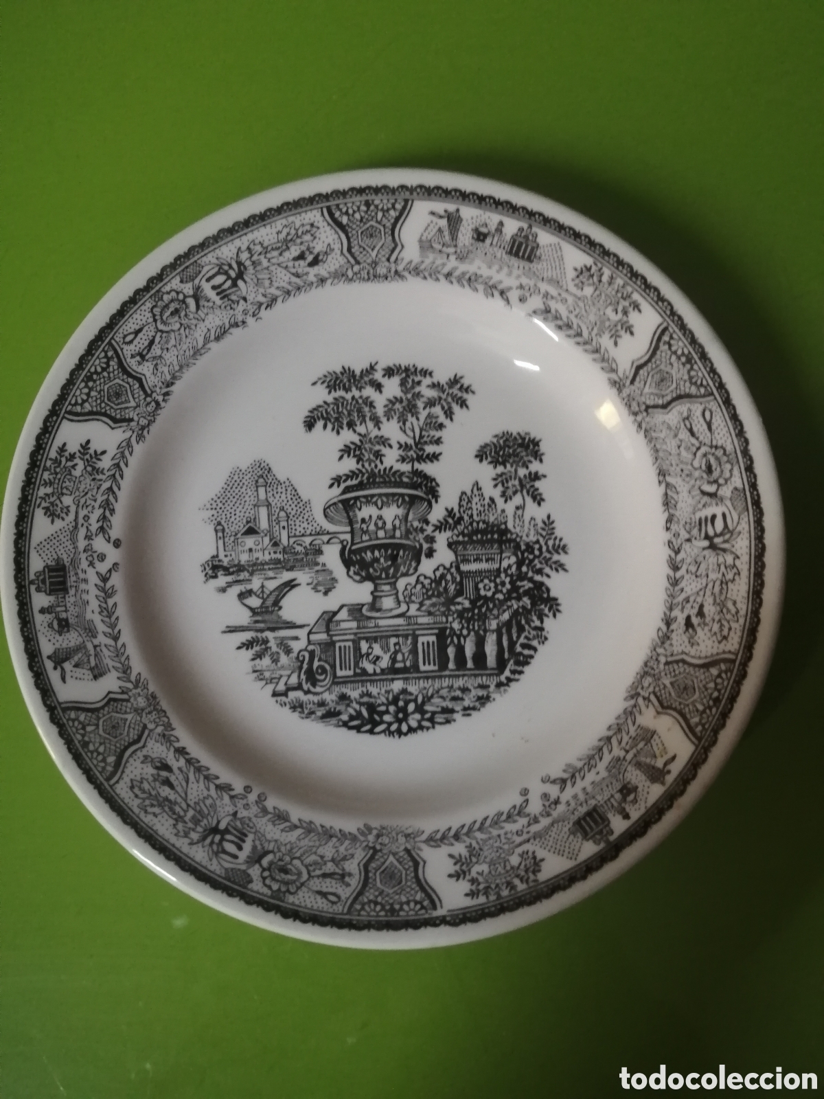 Antig&uuml;edades: Plato de porcelana - Foto 1