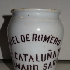 Antigüedades: (A15) JARRO DE CERAMICA MIEL DE ROMERO - RAMBLA DE CATALUÑA COLMADO SARDÁ, 11X9CM