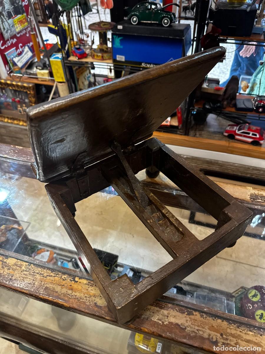 Antig&uuml;edades: ANTIGUO ATRIL EN MADERA MACIZA - Foto 3