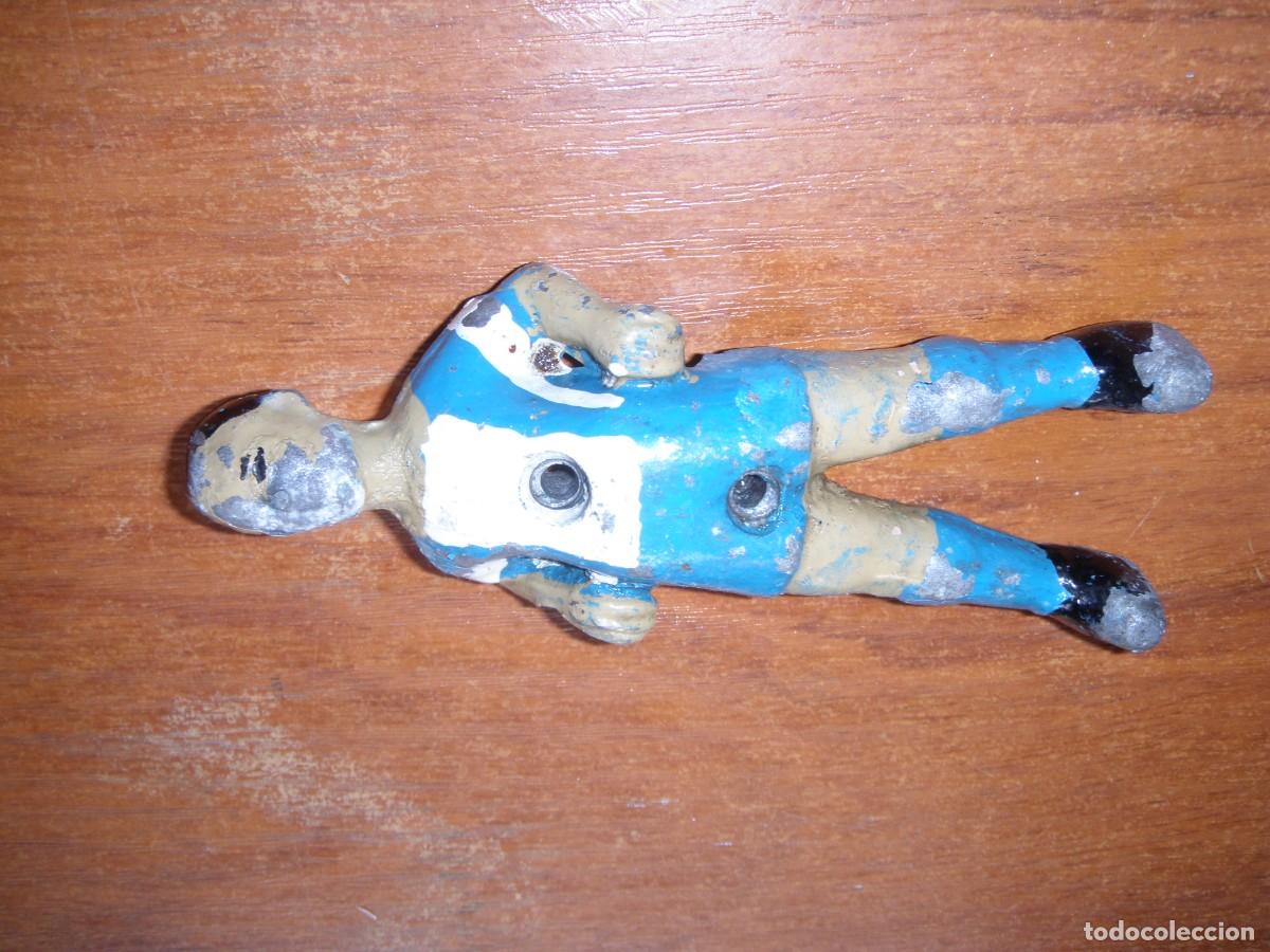 Antig&uuml;edades: antiguo mu&ntilde;eco de futbolin - Foto 2