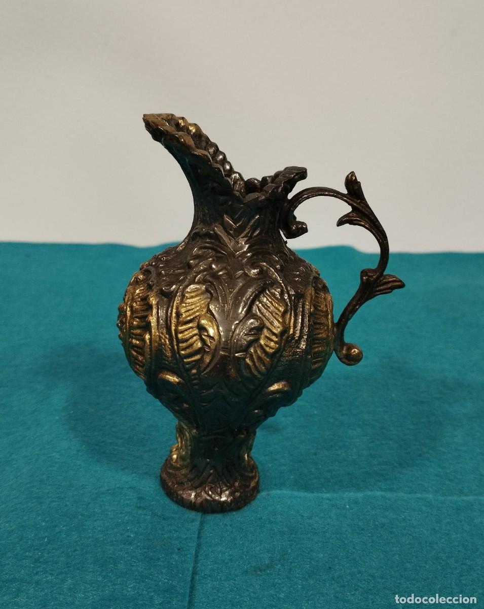 Antiguidades: Peque&ntilde;a jarra de Bronce / Small Bronze Jug // jrsanchezantiques