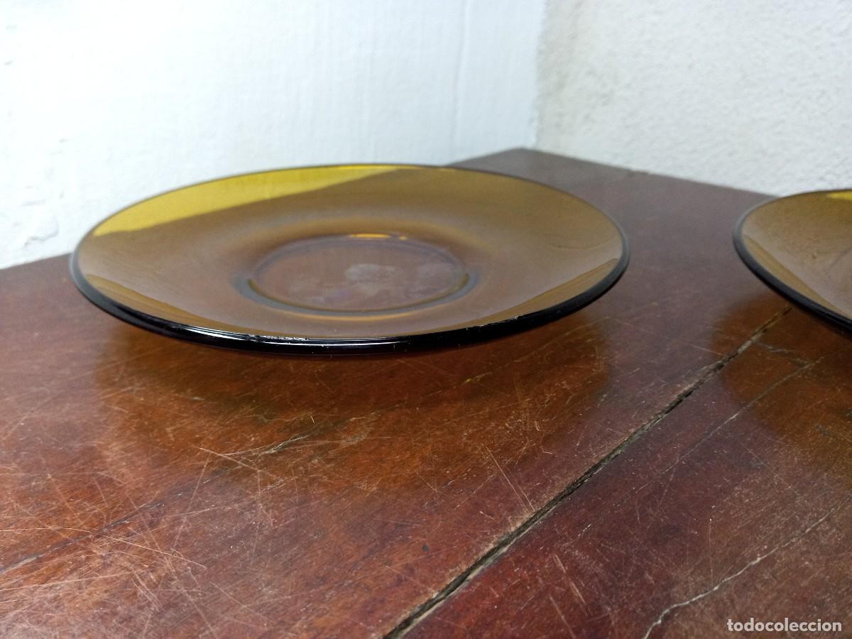 Antig&uuml;edades: Dos platos de postre Duralex. &Aacute;mbar. Di&aacute;metro 16 cm. - Foto 4