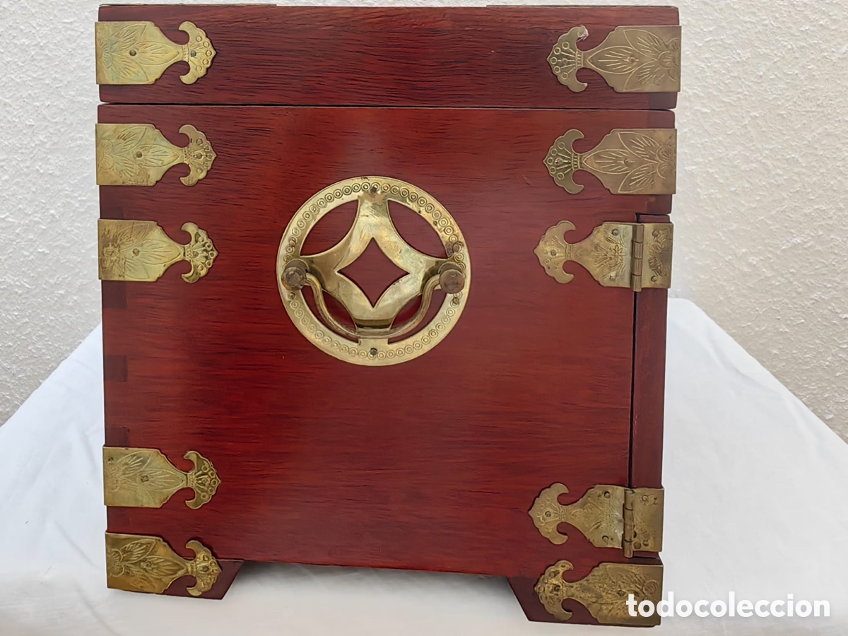 Antig&uuml;edades: Gran caja de madera de China - Foto 5