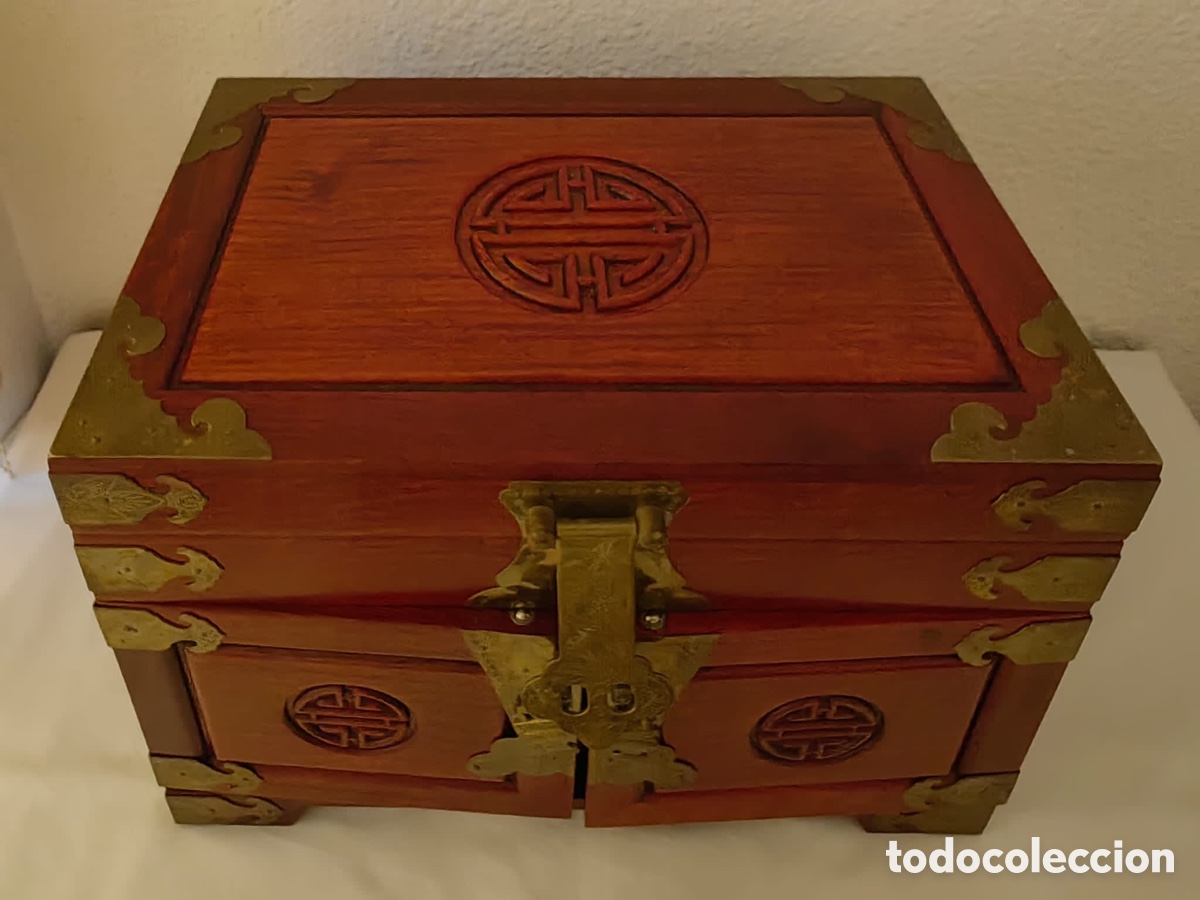 Antig&uuml;edades: Gran caja de madera de China - Foto 1