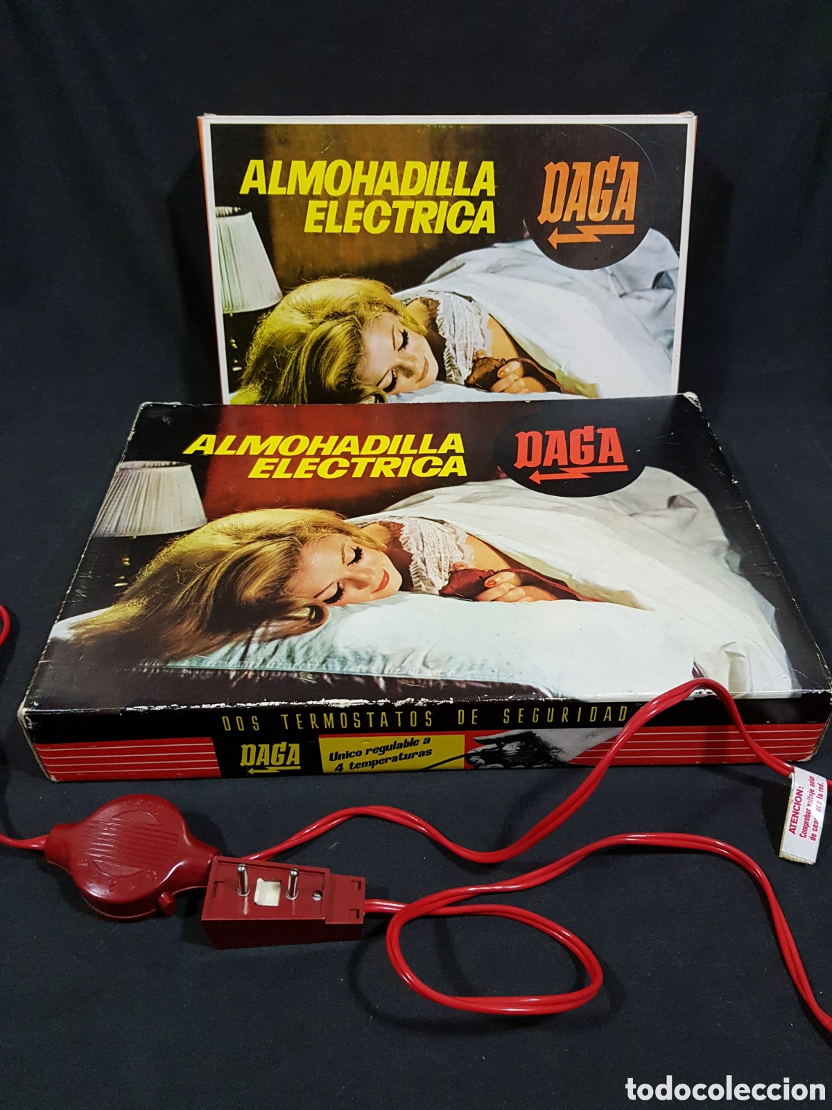 Antiguidades: LOTE 2 ALMOHADILLA EL&Eacute;CTRICA DAGA + CABLE DAGA CON INTERRUPTOR BAQUELITA ROJO 125 / 220