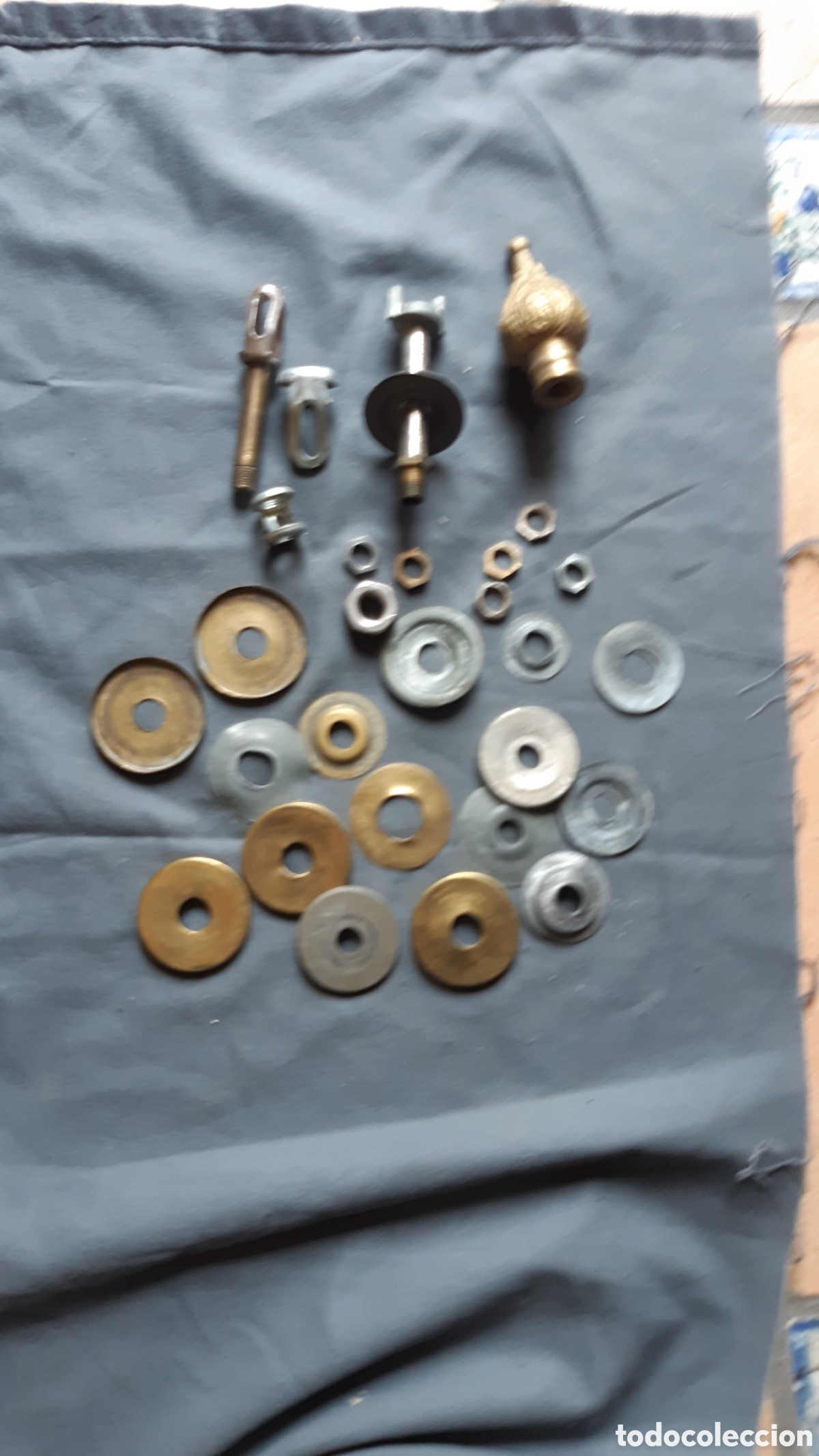 Antig&uuml;edades: Diversos complementos de l&aacute;mpara antigua. - Foto 1