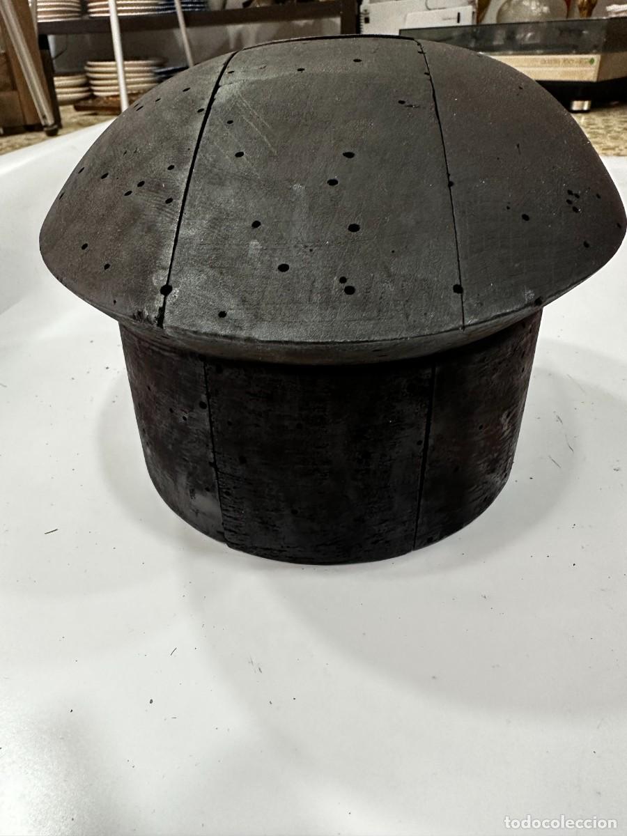 Antig&uuml;edades: HORMA DE GORRA MADERA - Foto 3