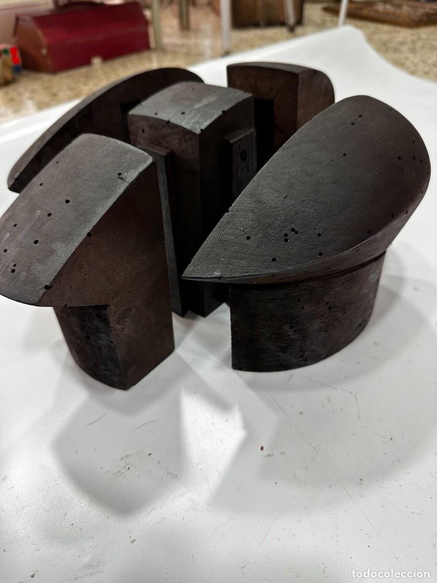 Antig&uuml;edades: HORMA DE GORRA MADERA - Foto 1