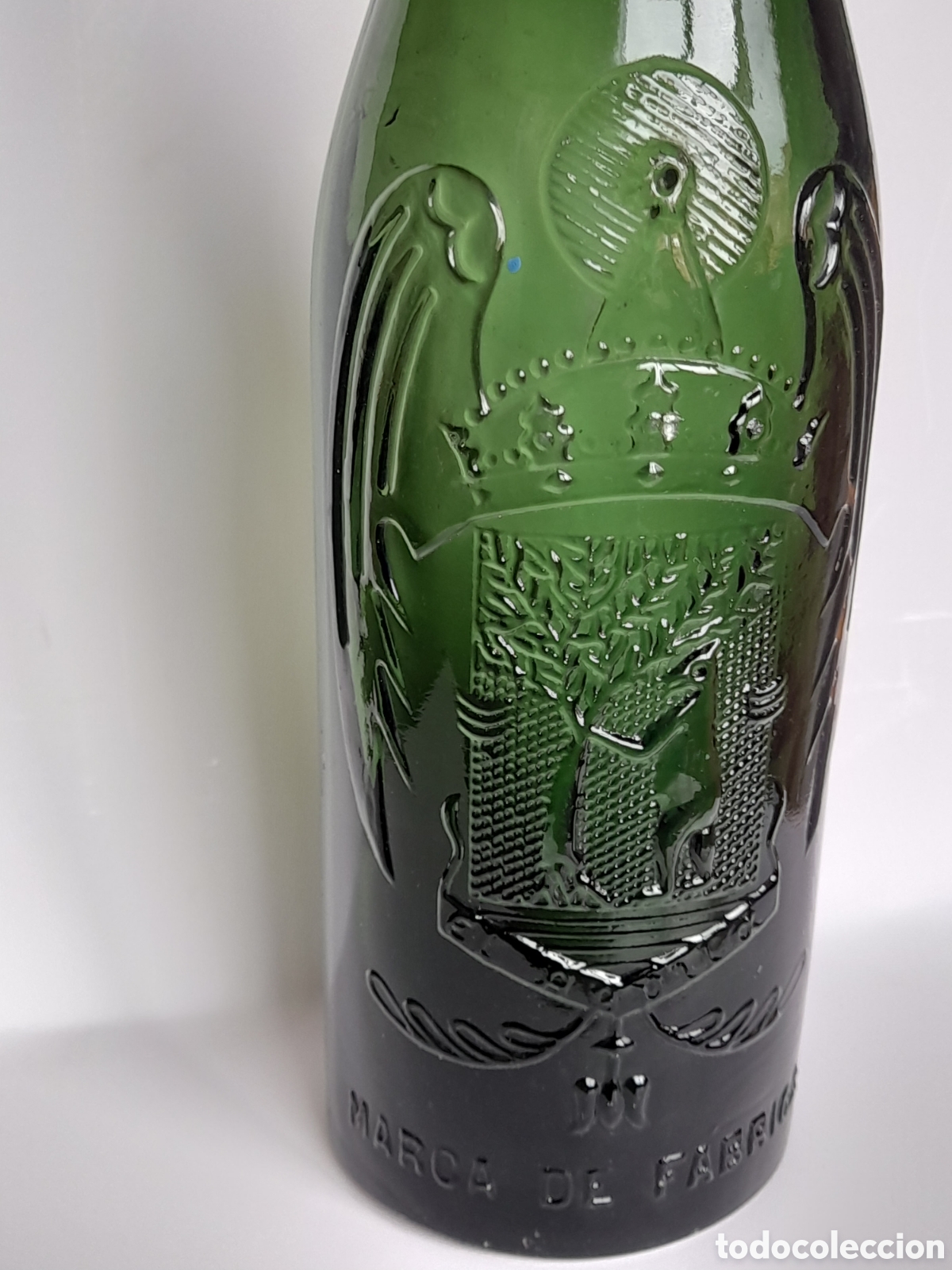 Antig&uuml;edades: Botella cerveza EL AGUILA 1 litro - Foto 2