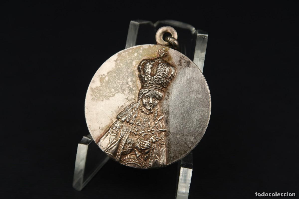Antig&uuml;edades: Antigua Medalla Religiosa de Plata - Foto 2