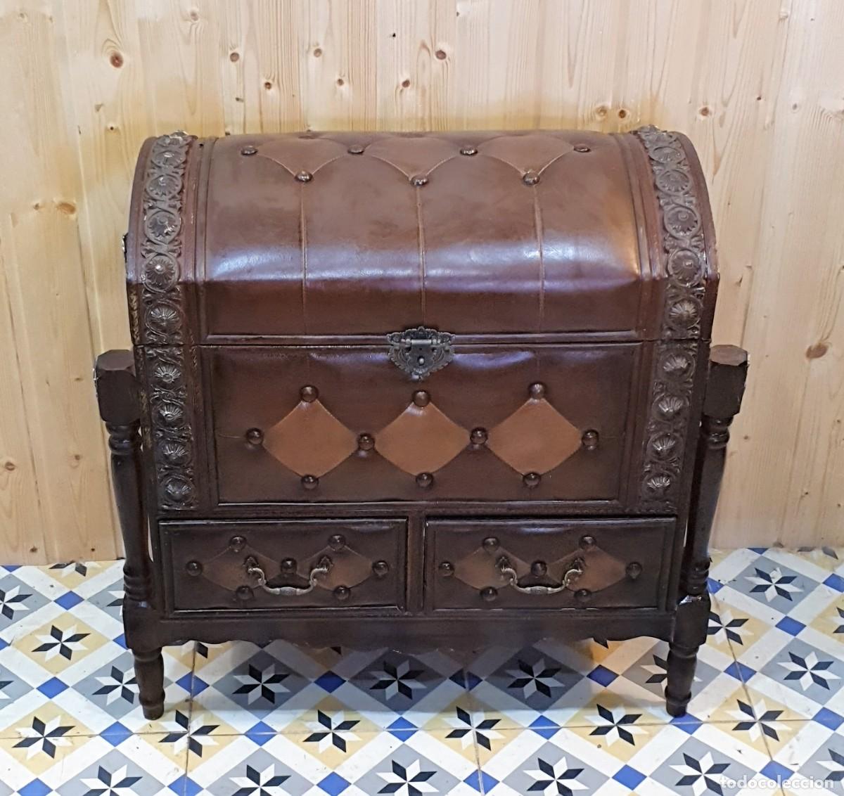 Antig&uuml;edades: BAUL ANTIGUO EN PIEL Y MADERA - Foto 2