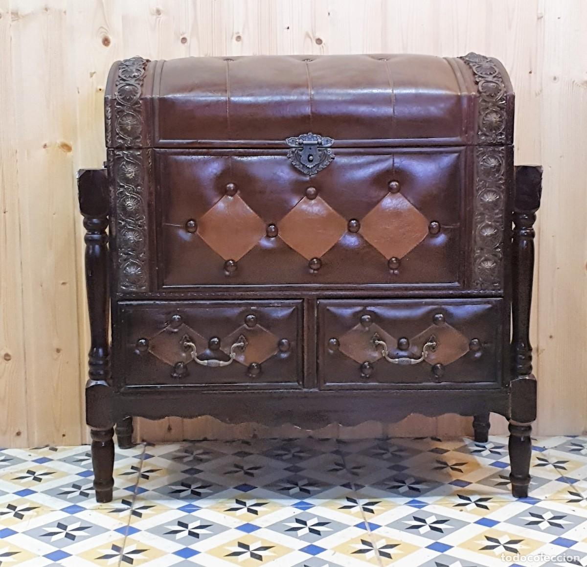 Antig&uuml;edades: BAUL ANTIGUO EN PIEL Y MADERA - Foto 4