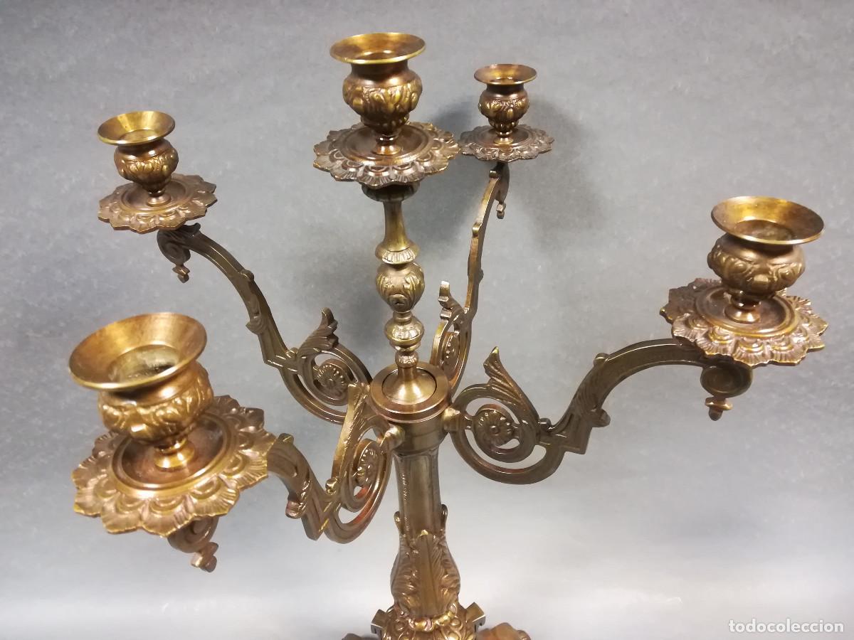 Antig&uuml;edades: CANDELABRO R&Eacute;PLICA DE BRONCE PATINADO - Foto 3
