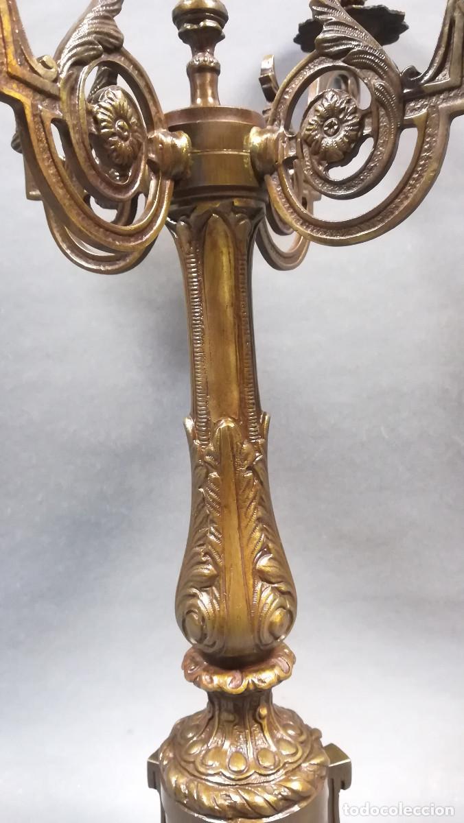 Antig&uuml;edades: CANDELABRO R&Eacute;PLICA DE BRONCE PATINADO - Foto 5