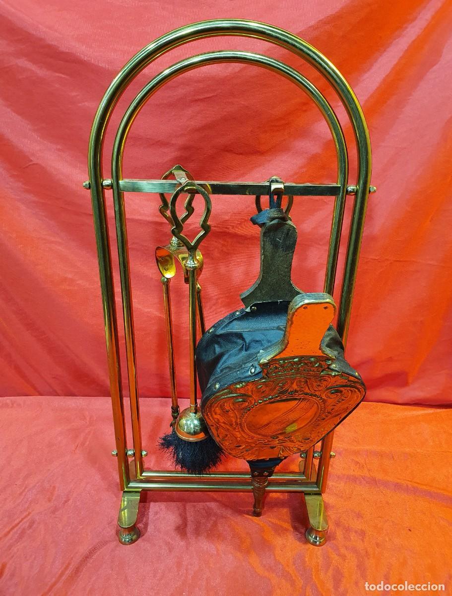 Antig&uuml;edades: JUEGO DE ACCESORIOS CHIMENEA DE LATON - Foto 3