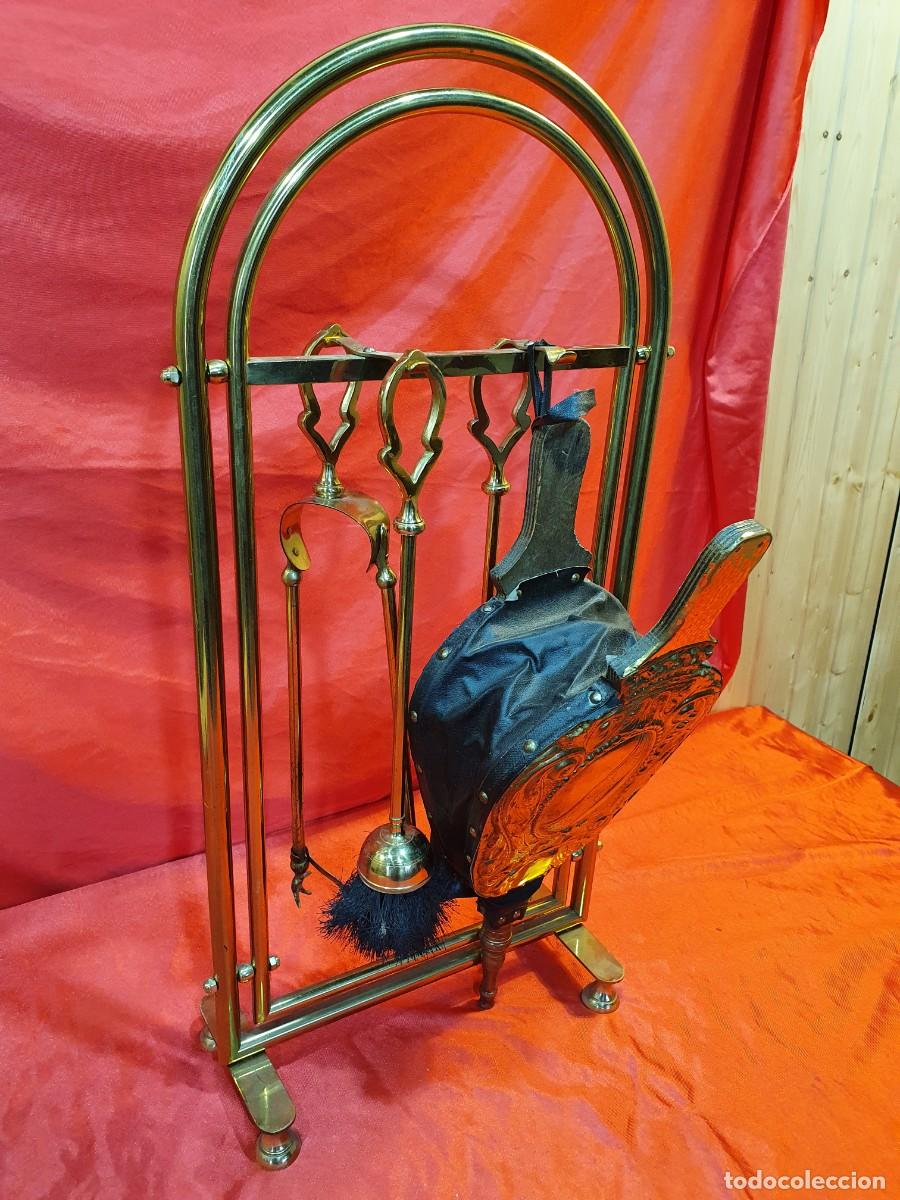 Antig&uuml;edades: JUEGO DE ACCESORIOS CHIMENEA DE LATON - Foto 4