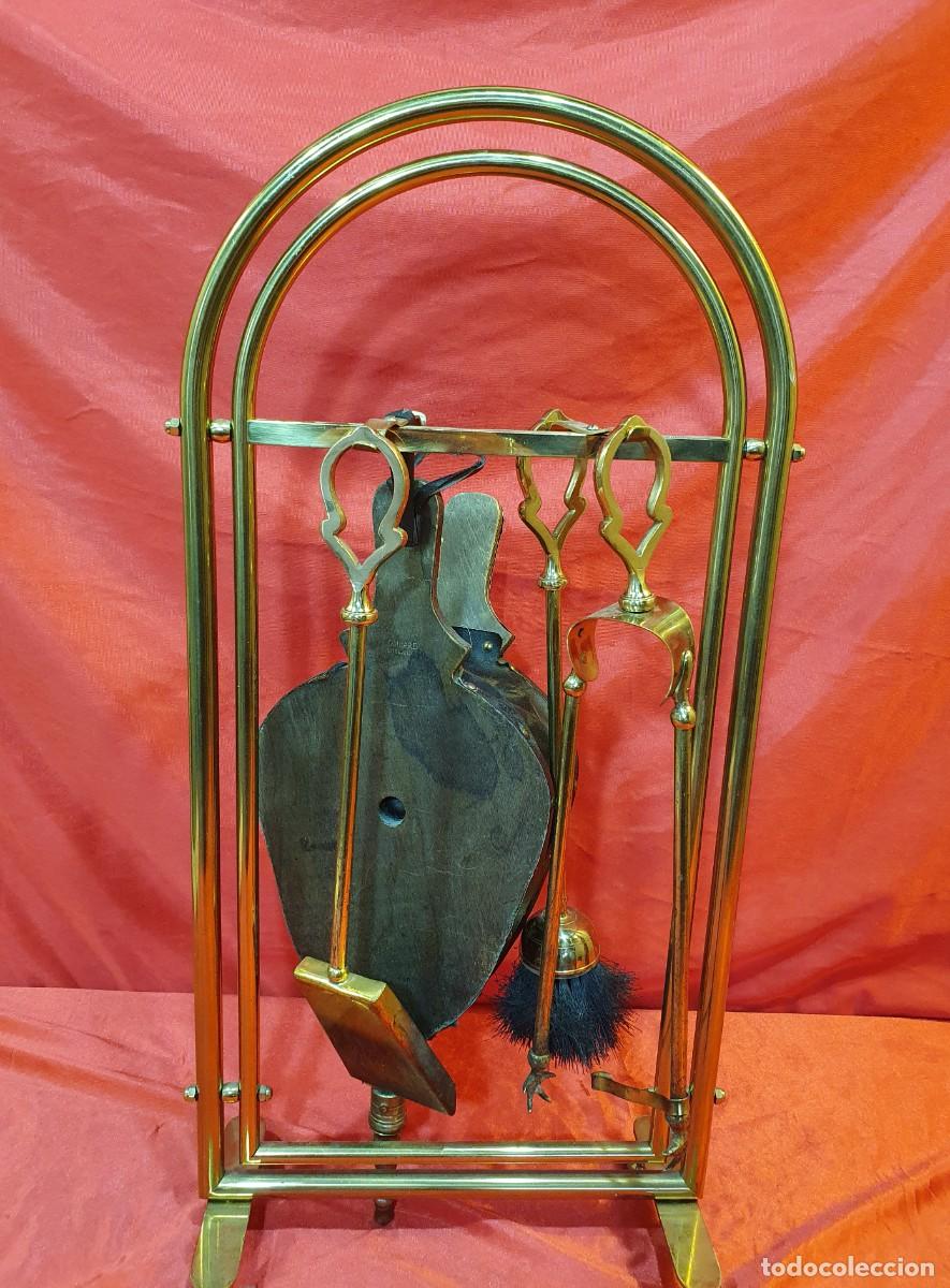 Antig&uuml;edades: JUEGO DE ACCESORIOS CHIMENEA DE LATON - Foto 5