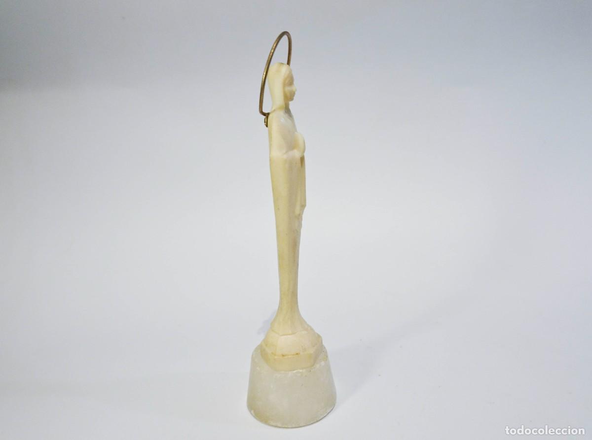 Antig&uuml;edades: Figura Virgen pl&aacute;stico vintage - Foto 4