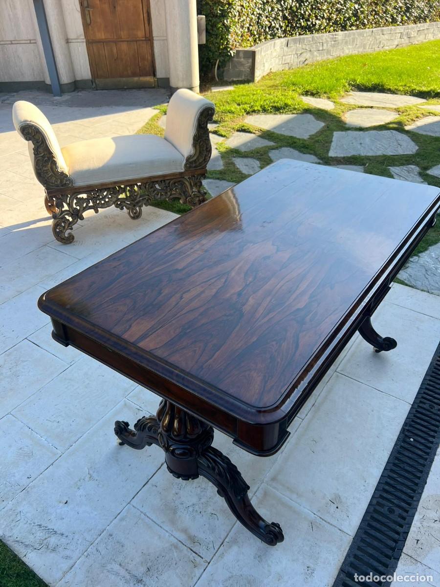 Antig&uuml;edades: Mesa en caoba con ruedas. - Foto 1