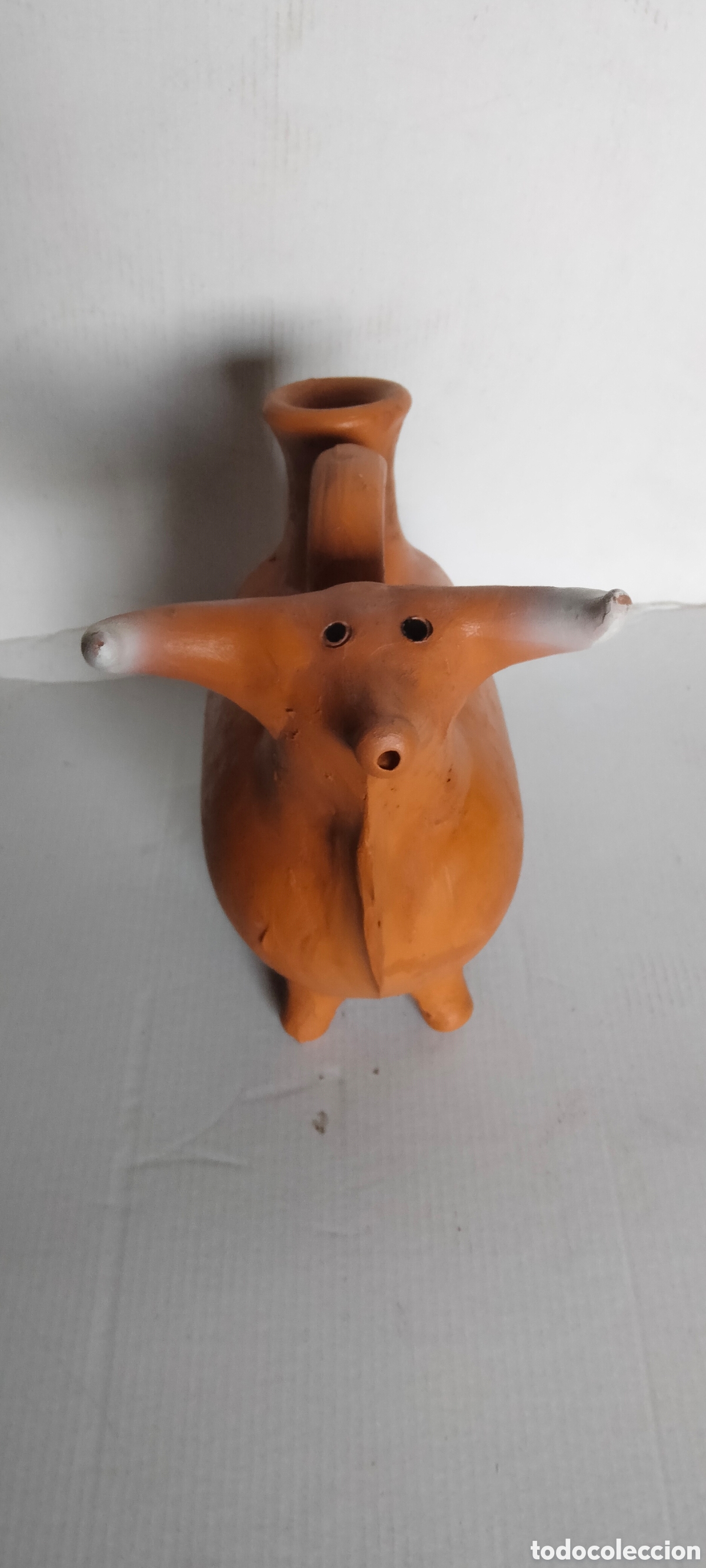 Antig&uuml;edades: Botijo de barro Toro 25 cm - Foto 3