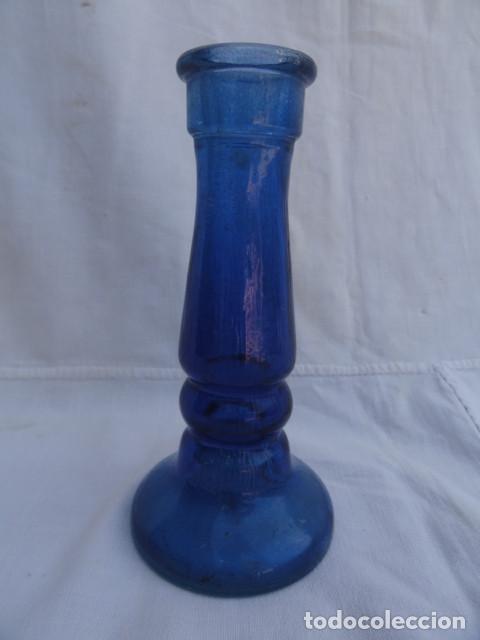 Antig&uuml;edades: JARRON VIOLETERO CRISTAL COLOR AZUL. - Foto 1