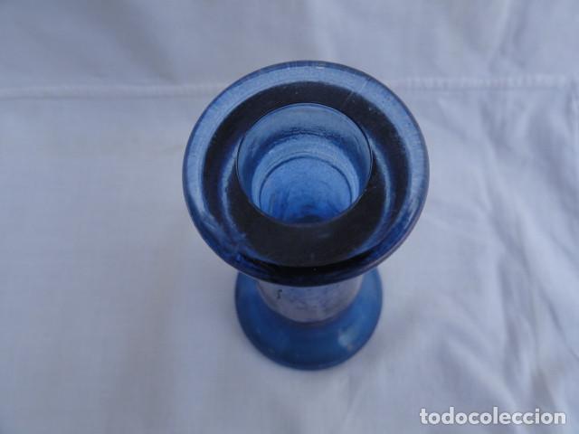 Antig&uuml;edades: JARRON VIOLETERO CRISTAL COLOR AZUL. - Foto 4