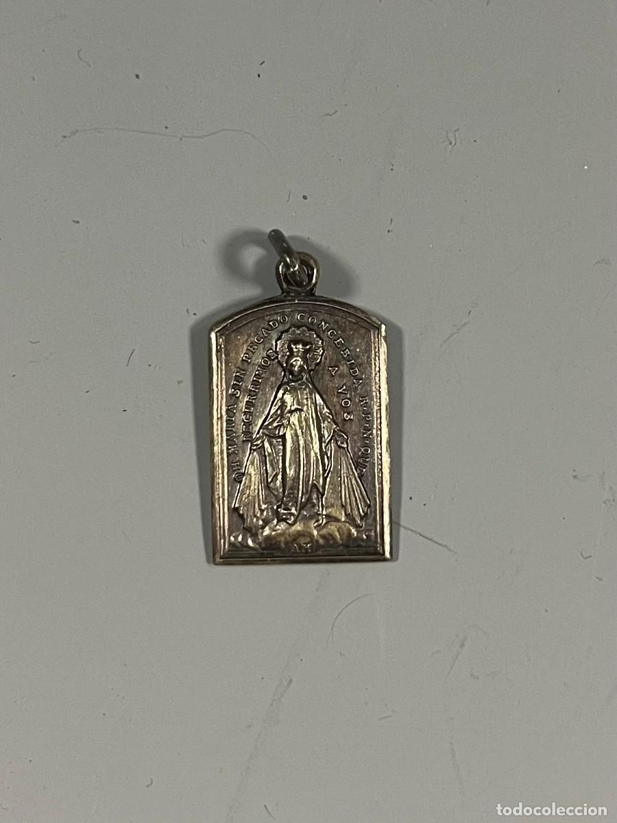 Antig&uuml;edades: MEDALLA ANTIGUA CON LA FORMA DE UNA L&Aacute;PIDA - Foto 1