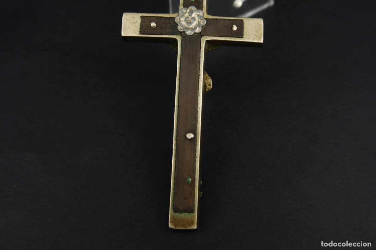 Antig&uuml;edades: Antiguo Crucifijo de Bronce y Madera - Foto 10