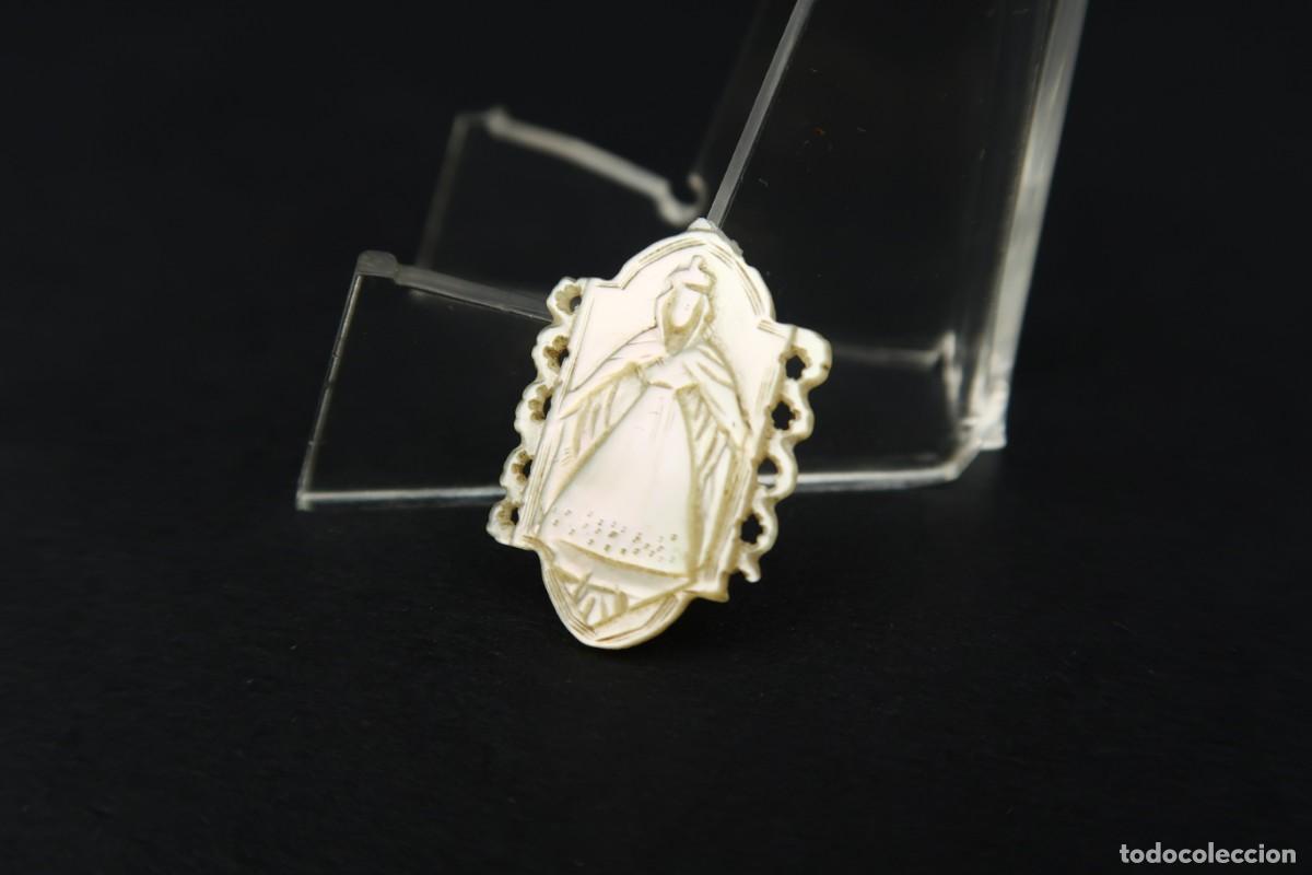Antig&uuml;edades: Antigua Medalla Religiosa de Nacar - Foto 2