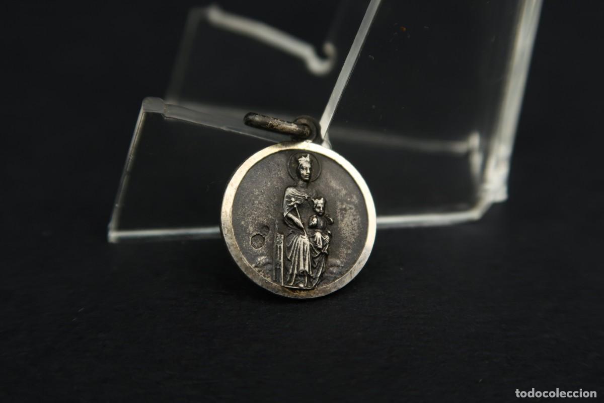 Antig&uuml;edades: Antigua Medalla Religiosa de Plata - Foto 1