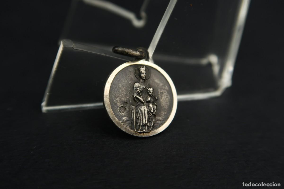 Antig&uuml;edades: Antigua Medalla Religiosa de Plata - Foto 2