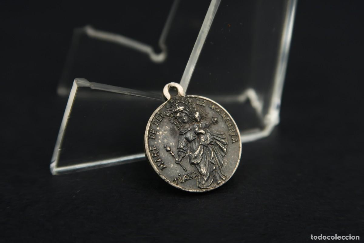 Antig&uuml;edades: Antigua Medalla Religiosa de Plata - Foto 1