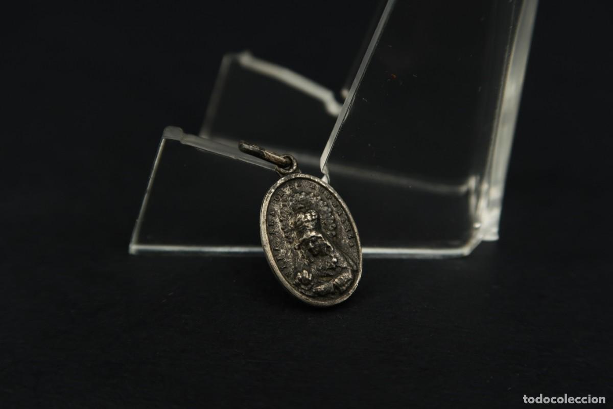 Antig&uuml;edades: Antigua Medalla Religiosa de Plata - Foto 2