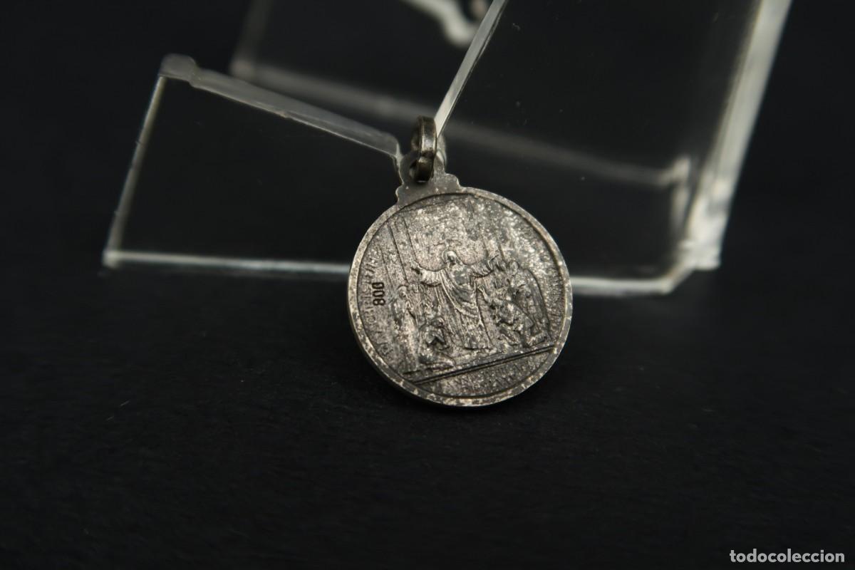 Antig&uuml;edades: Antigua Medalla Religiosa de Plata - Foto 4