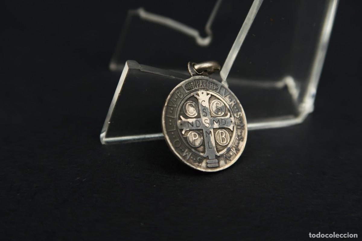 Antig&uuml;edades: Antigua Medalla Religiosa de Plata - Foto 2